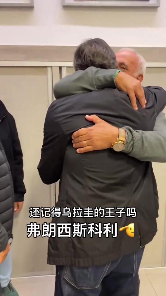 如果说梅西的偶像是艾马尔那这位大哥则是齐达内的偶像